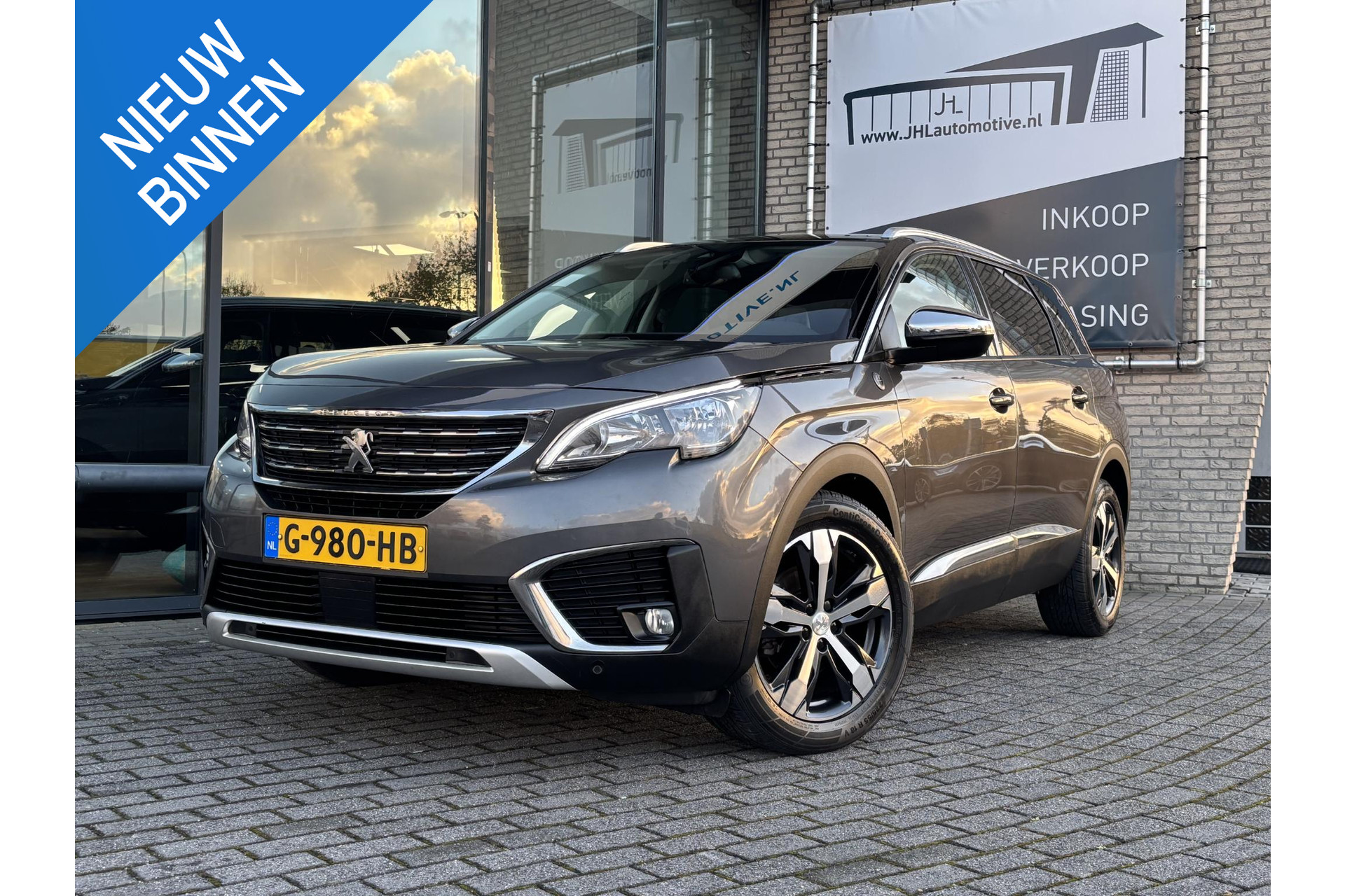 Peugeot 5008 1.2 PureTech*NAVI*CAM*CRUISE*ECC*CARPLAY*7PERS*